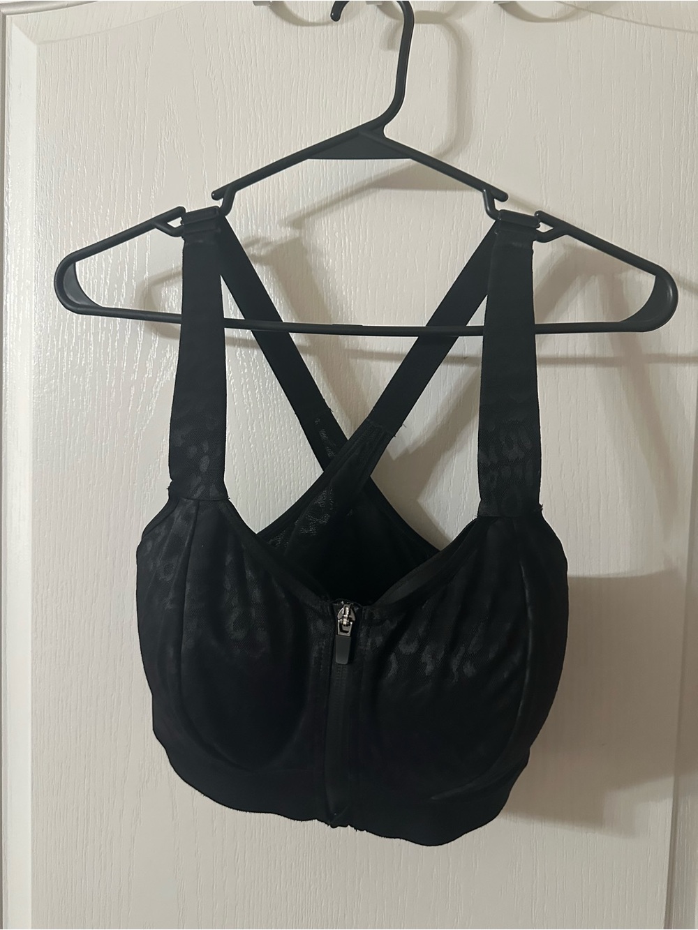 Victoria's Secret VSX Black Leopard Front-Zip Cross-Back Sports Bra